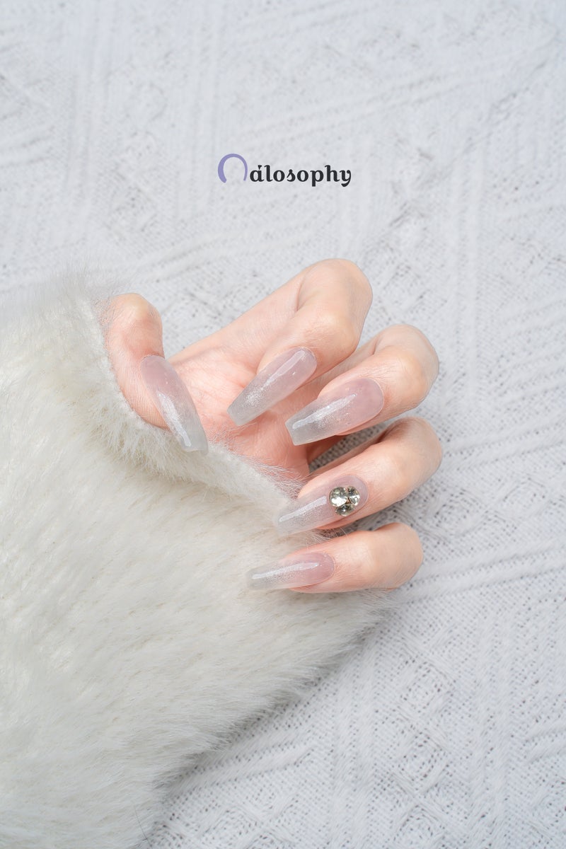Nailosophy أظافر جيل مضغوطة يدوياً بلون وردي ضوء القمر مع جوهرة قلب | شكل كوفين - Image 3